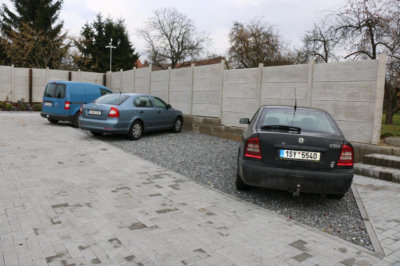 Penzion Kotvas Milovice  Extérieur photo